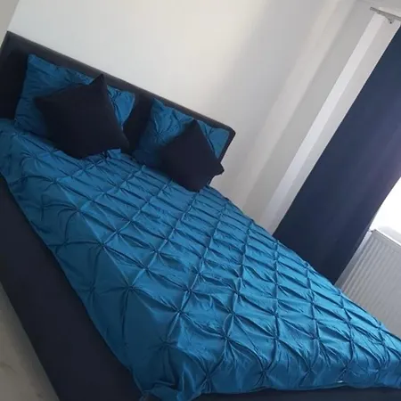 Apartment 2 1,3 Km Promenada Mall Capacitate 4 Persoane