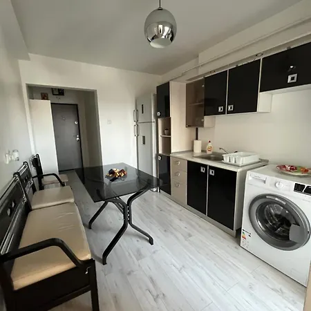 2 1,3 Km Promenada Mall Capacitate 4 Persoane Apartment *