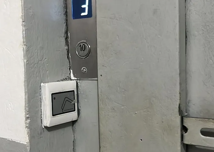 2 1,3 Km Promenada Mall Capacitate 4 Persoane Apartment *