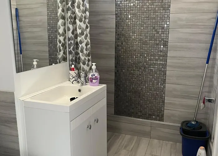 2 1,3 Km Promenada Mall Capacitate 4 Persoane Craiova