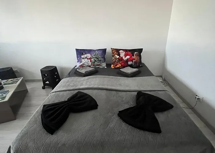 Apartment 2 1,3 Km Promenada Mall Capacitate 4 Persoane Craiova